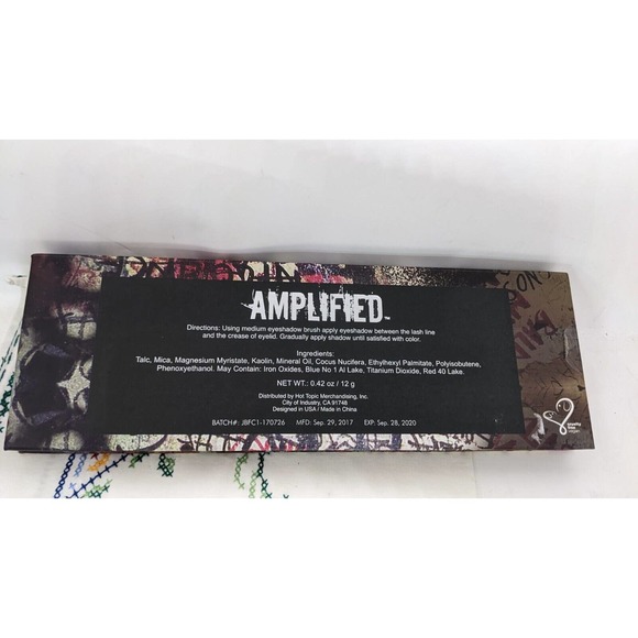 MANIC PANIC AMPLIFIED EYESHADOW PALETTE OFFICIAL RARE LICENSE PUNK EMO - Picture 4 of 6